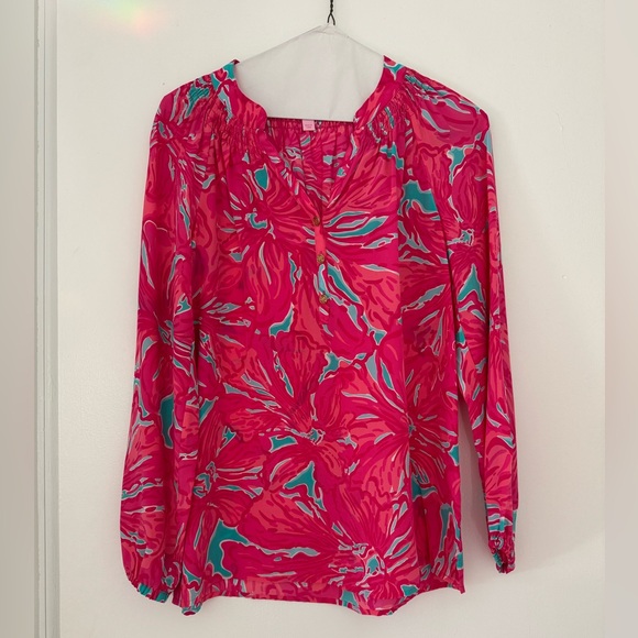*LIKE NEW* Lilly Pulitzer Elsa 100% Silk Top - Picture 1 of 2